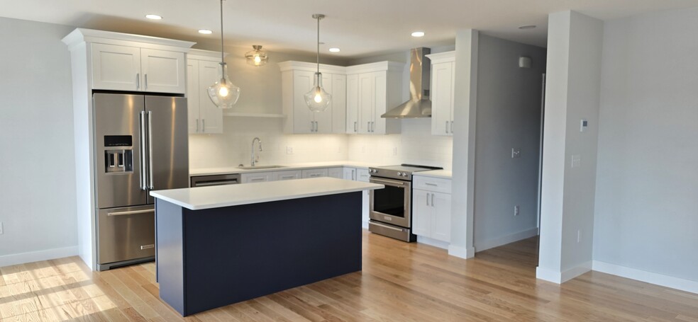 Kitchen with Electric Range and Overhead hood - 603 Portsmouth Ave