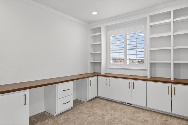 Building Photo - Stunning 5-BD 4-BA Outlook Home with Flatirons Views & Finished Basement