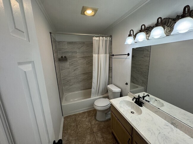Building Photo - 5232 Goodman Dr