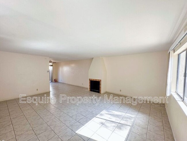 Building Photo - 122 E Ventura St
