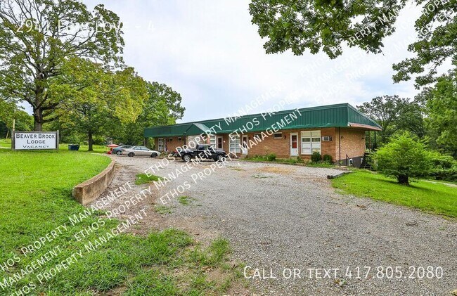 Building Photo - 2941 Foxglove-4