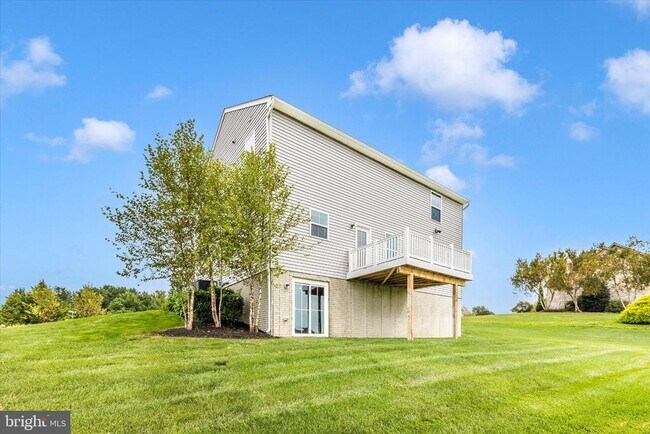 Building Photo - 38 Diopside Dr