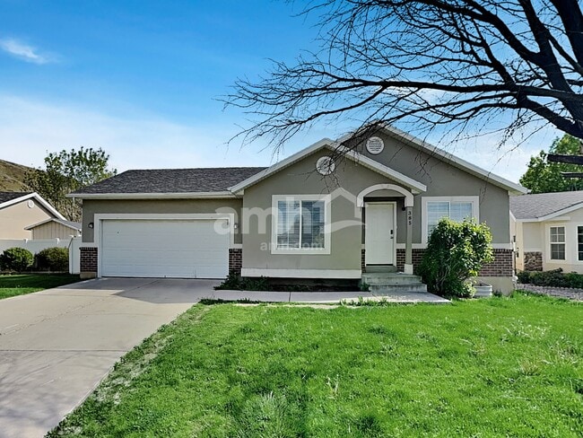 Building Photo - 385 Pommel Dr