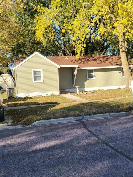 Primary Photo - 325 3rd Ave SW