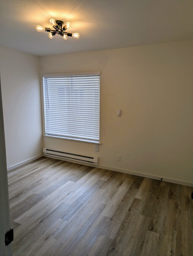 Building Photo - 32nd Ave