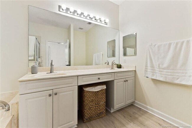 Building Photo - 10627 SW Cam Run