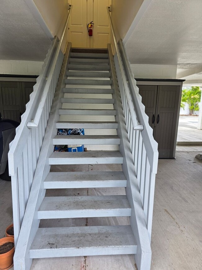 Building Photo - AVAILABLE NOW! Spacious 2-Bed, 2-Bath Dupl...