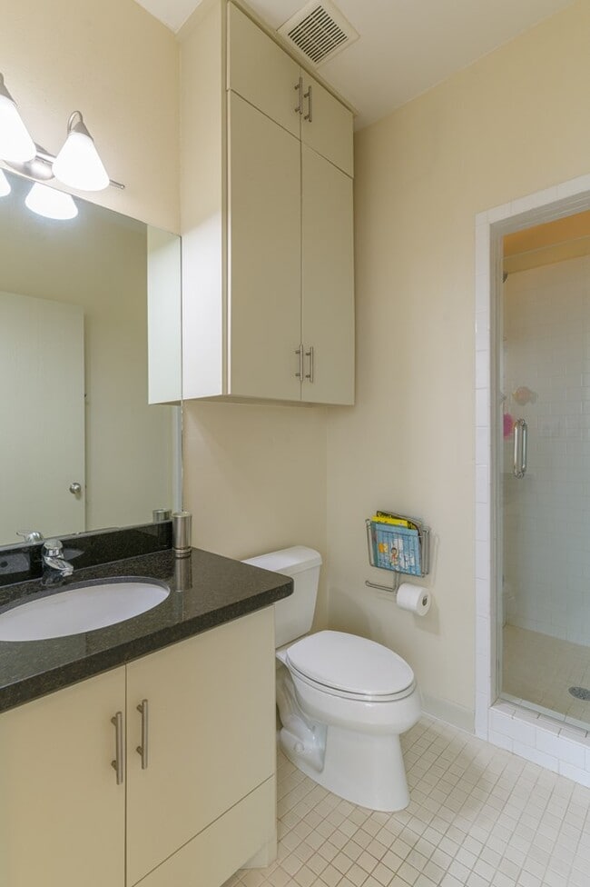 Building Photo - 100 Harbor St