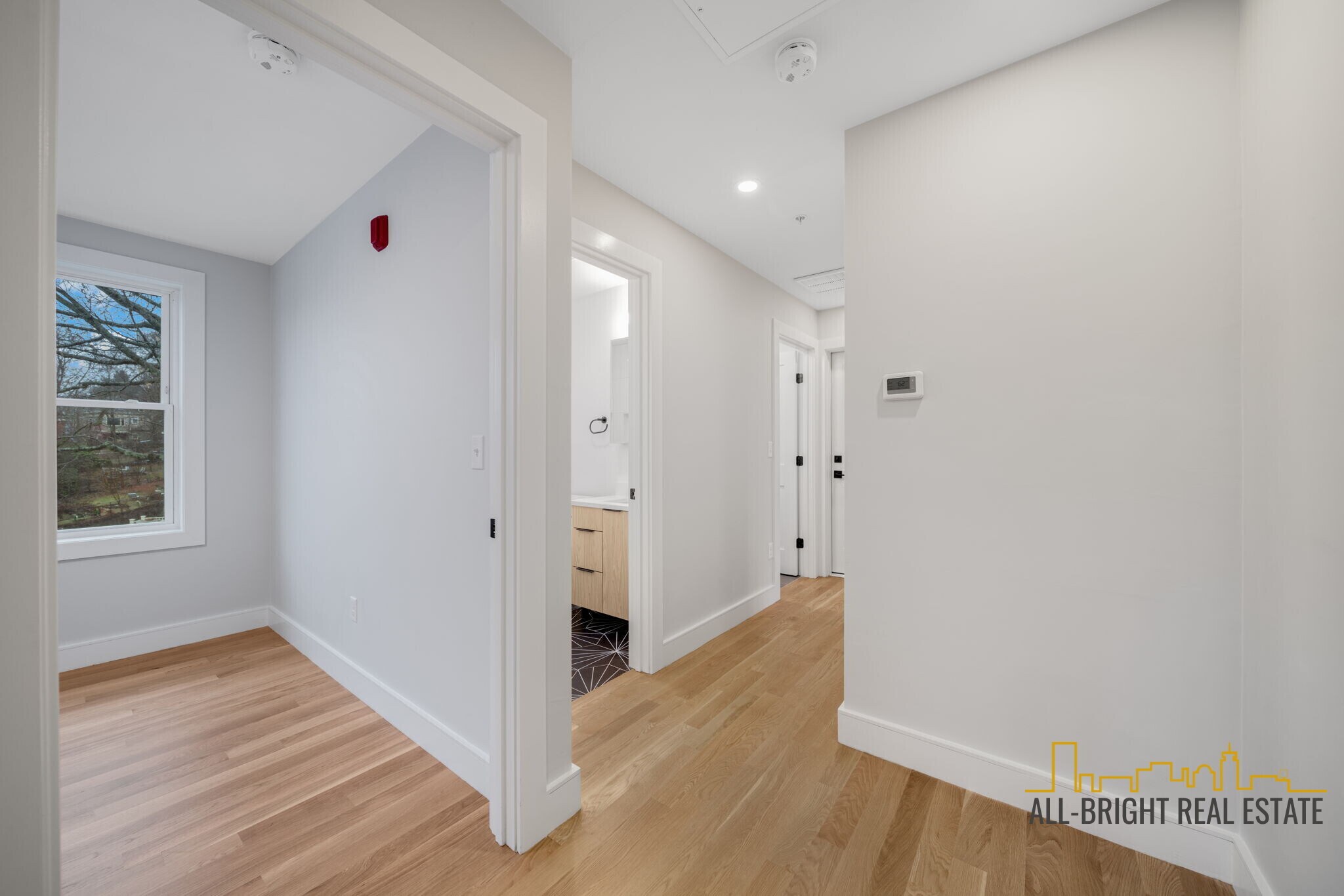 Building Photo - 7 Wenham St