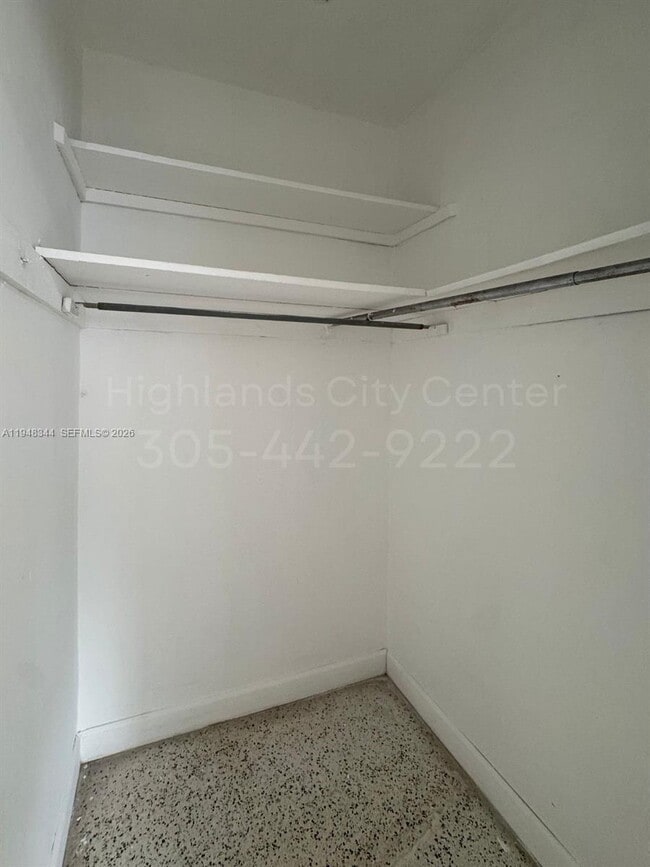 Building Photo - 1230 NW 8th Ct