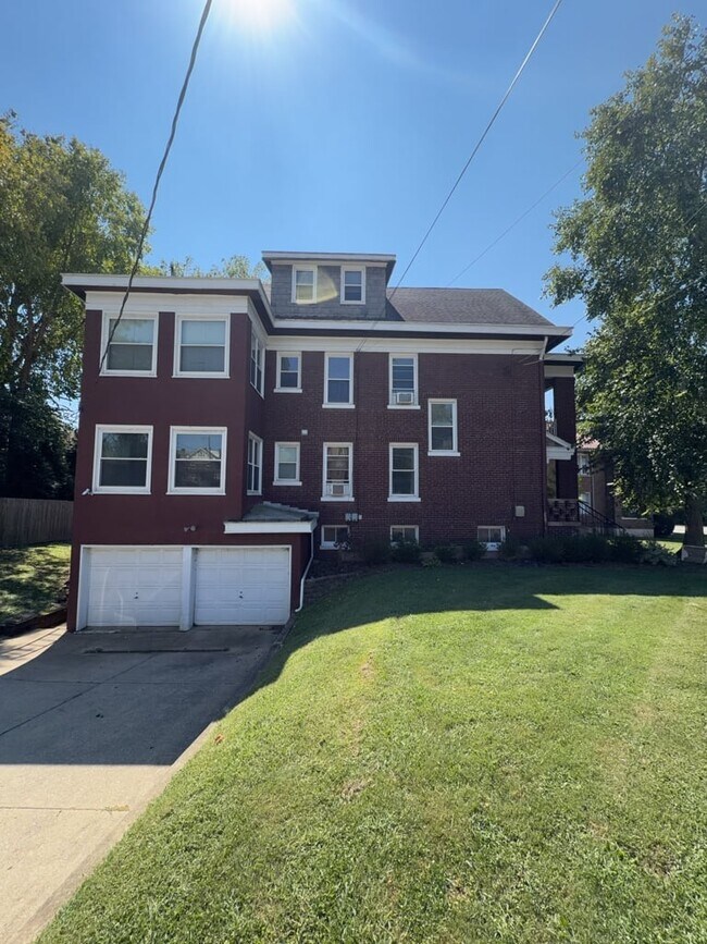Building Photo - 2581 Madison Rd