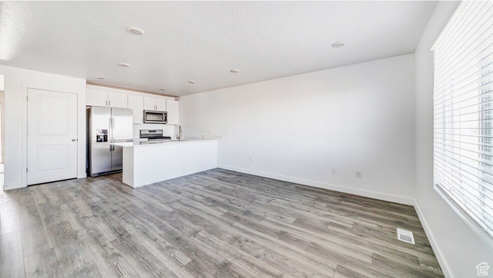 Building Photo - 1068 E Scuttlebutt Ln