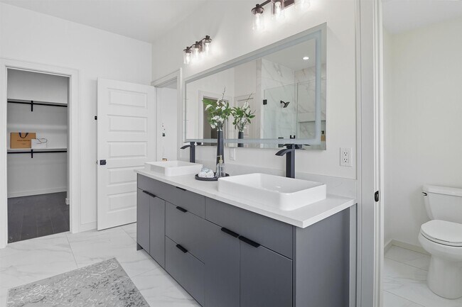 Building Photo - 2939 El Fenice Ln