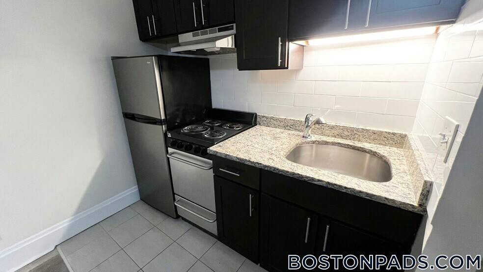 Building Photo - 62 Boylston St