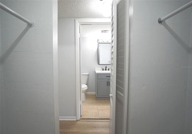 Building Photo - 6338 Newtown Cir