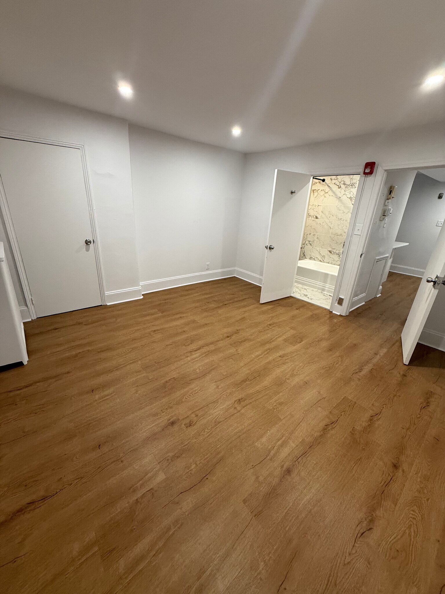 Building Photo - 205 N 65th St