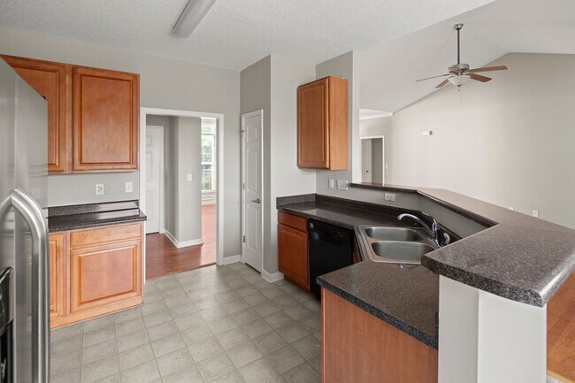 Building Photo - 8 Hadley Park Way