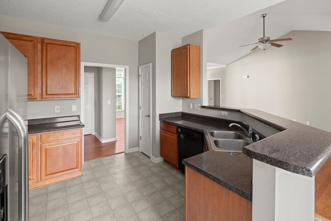 Building Photo - Home in Arden's Hadley Park!