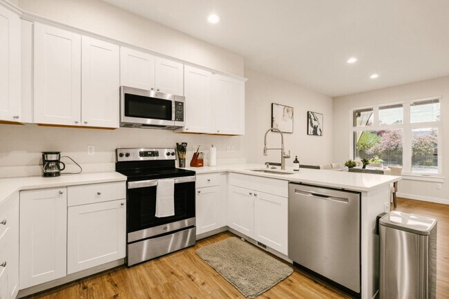 Building Photo - 3213 Grand Blvd