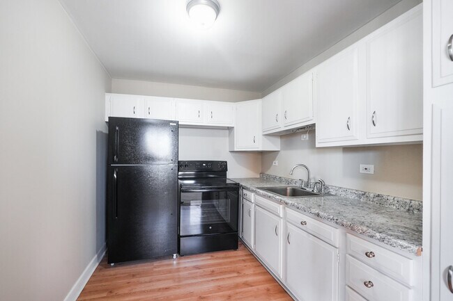 Building Photo - 4300 W Ford City Dr