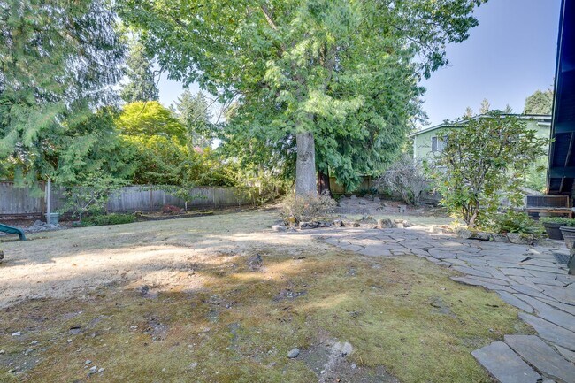 Building Photo - Updated Two-Story Home in Sought-After Loc...