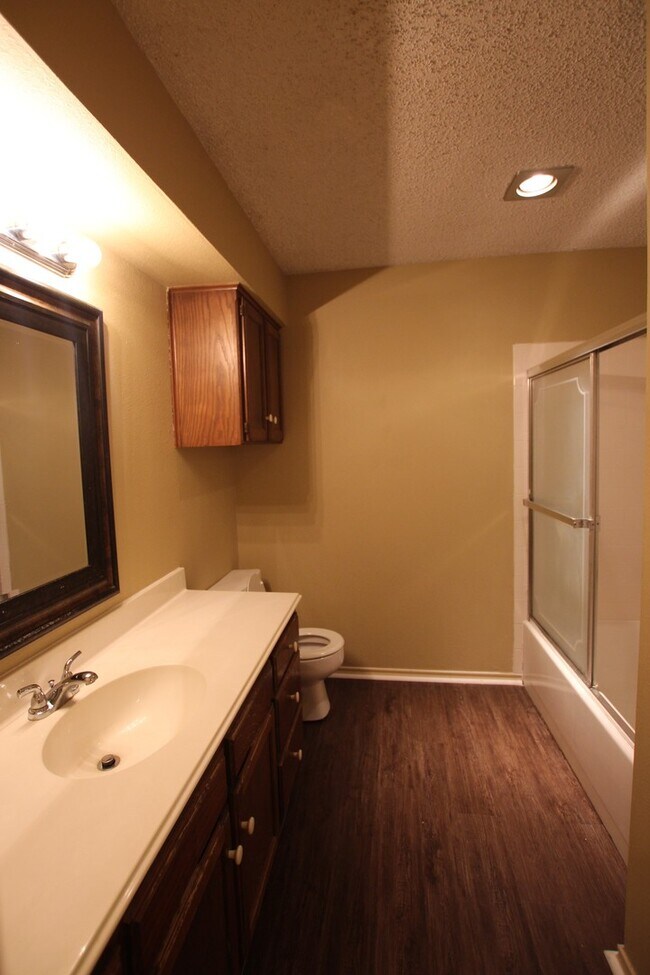 Building Photo - Garrett Duplex 8302/8304