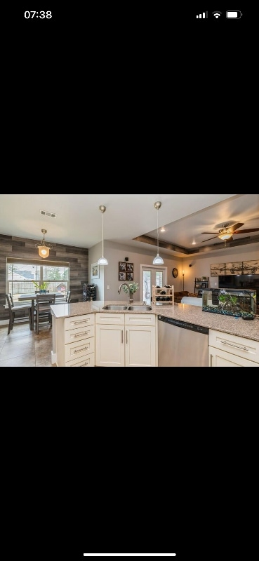 Building Photo - 4786 Primrose St