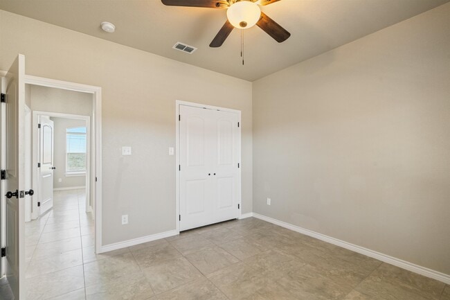 Building Photo - 122 Little Bighorn Trl