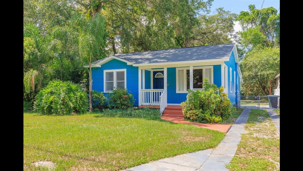 Building Photo - 1221 E Flora St