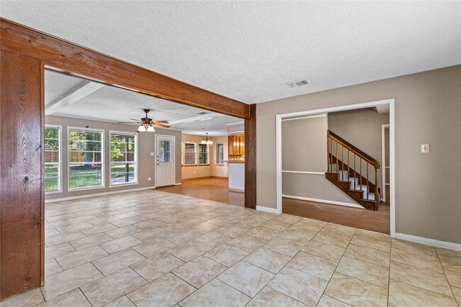 Building Photo - 5718 Upper Lake Dr