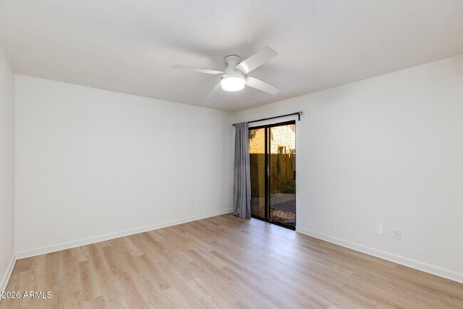 Building Photo - 4950 N Miller Rd