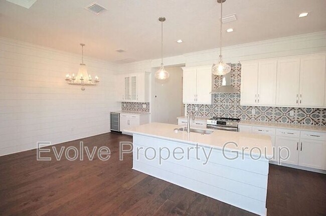 Building Photo - 20 Del Palma Dr