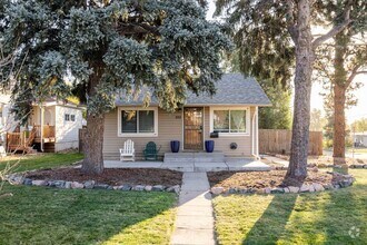 Building Photo - Barnum 3BD, 2BA Home with Fenced Back Yard...