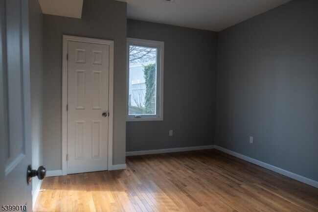 Building Photo - 59 Campfield St