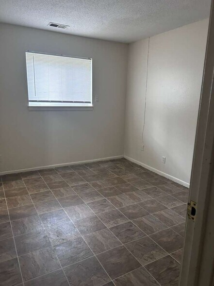 Building Photo - 10705 W 90th Terrace