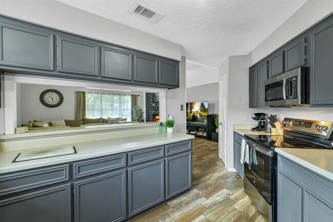 Building Photo - 710 Razee Ct