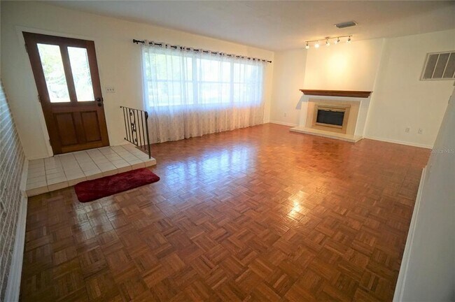 Building Photo - 1761 Cardinal Dr
