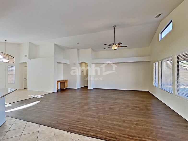 Building Photo - 1920 S 85th Ln