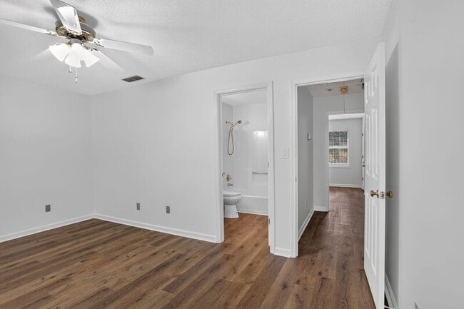 Building Photo - 1055 Westfield Trace