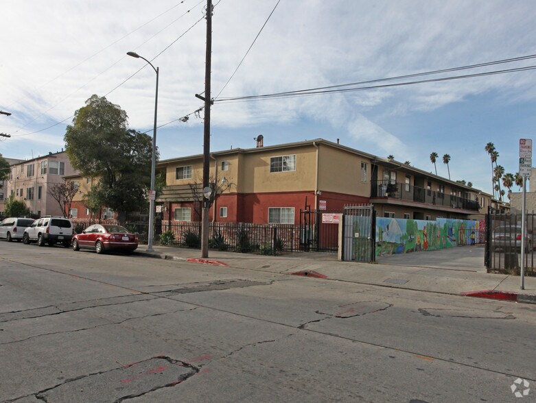 Building Photo - 1635 N Normandie Ave