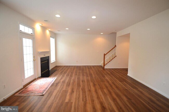 Building Photo - 24600 Siltstone Square