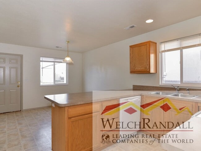 Building Photo - Charming 2 Bed 1.5 Bath Townhome in Harris...