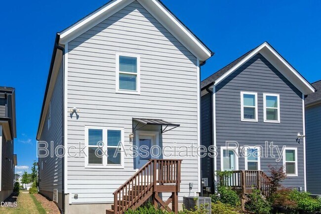 Building Photo - 682 Vine Pkwy