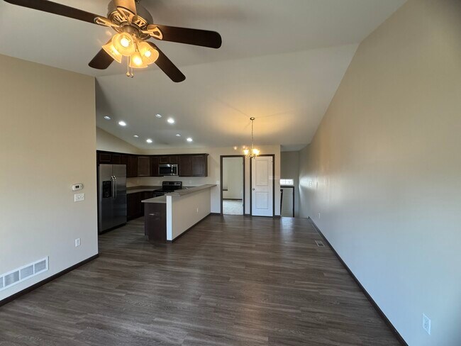 Building Photo - 460 RJ Dr