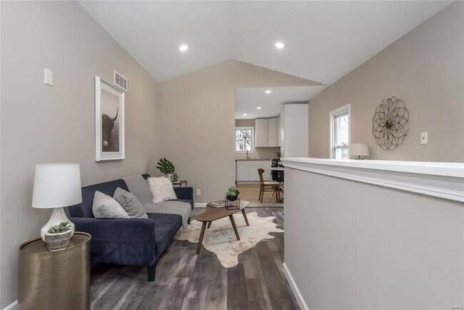 Building Photo - Fantastic 3bd/1.5ba home! Coming soon!