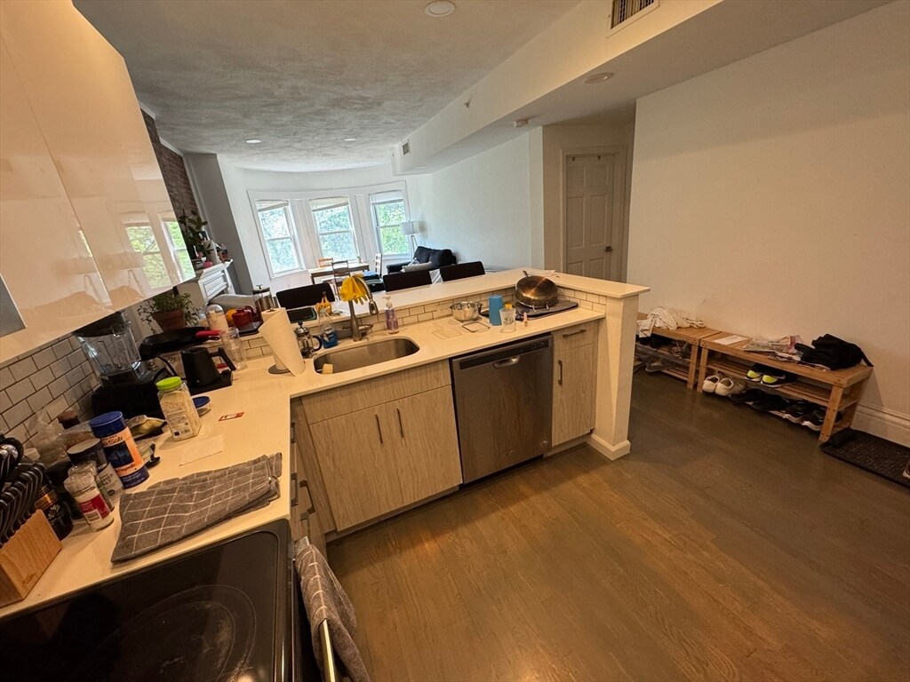 Building Photo - 1414 Beacon St