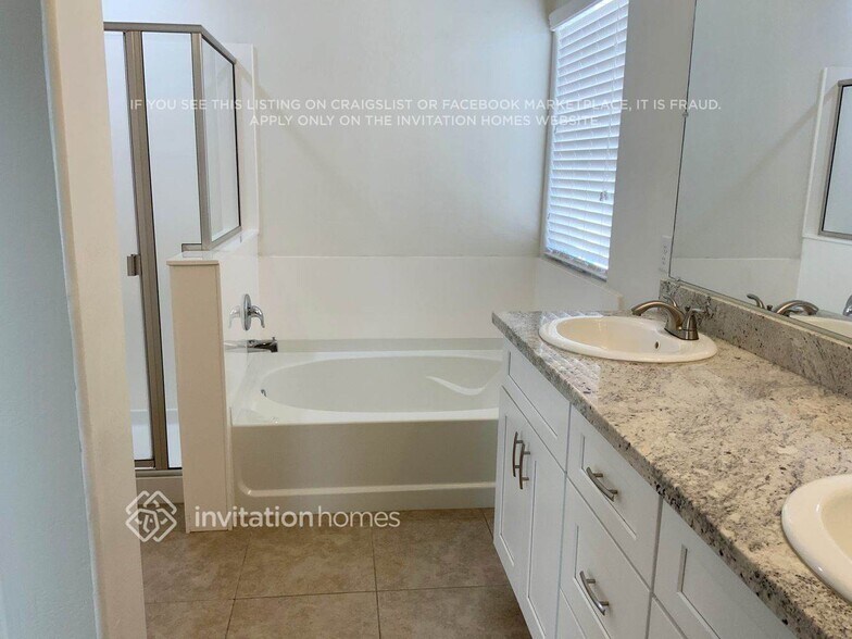 Building Photo - 3845 W Goldmine Mountain Dr