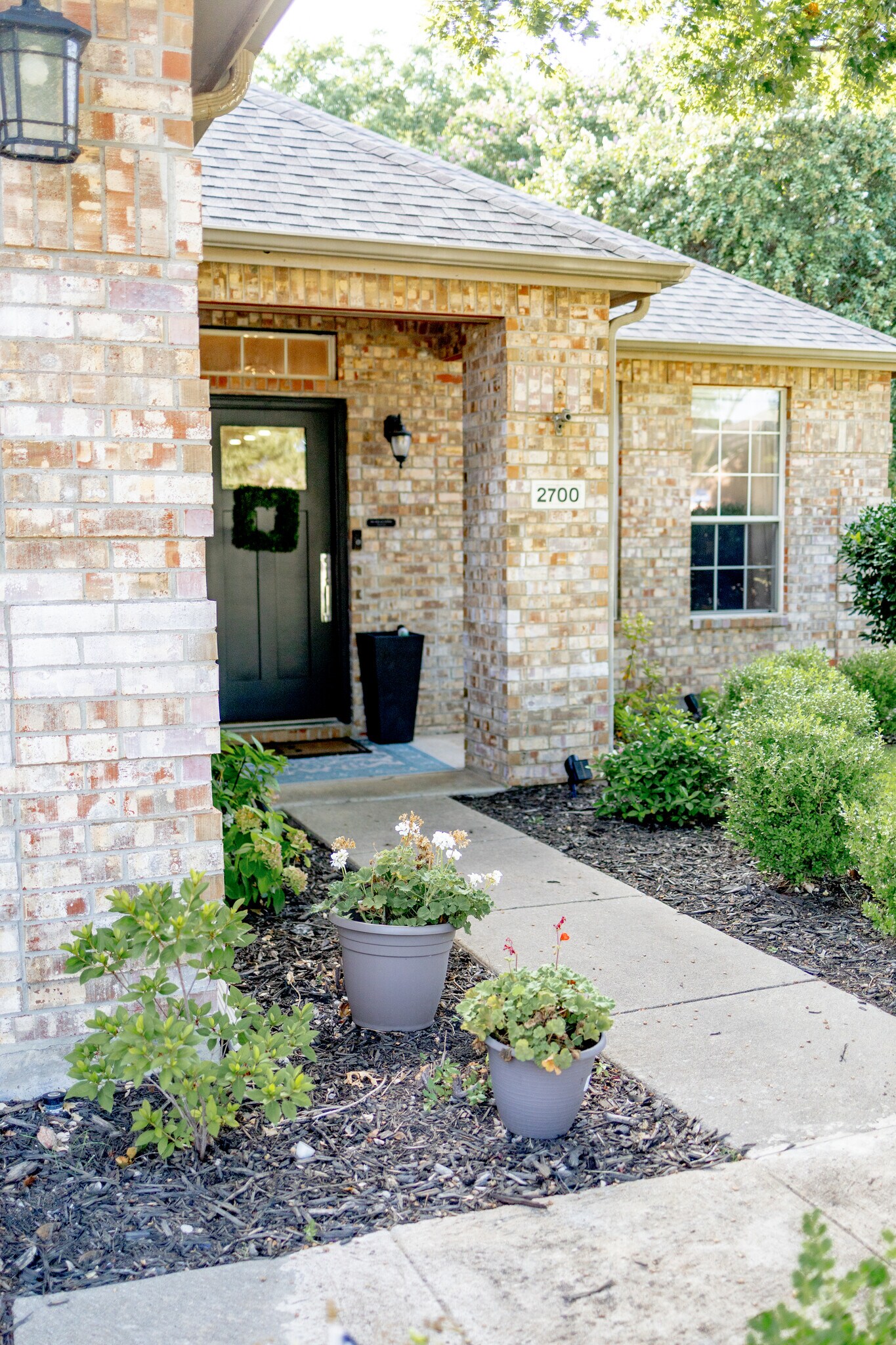 Building Photo - 2700 Cypress Point Dr