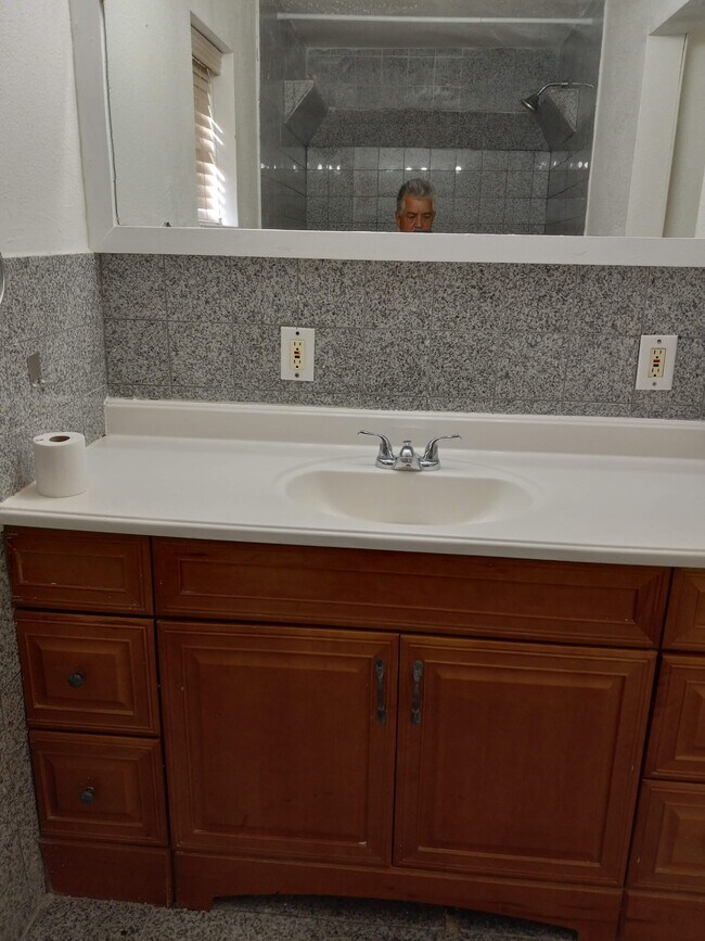 Building Photo - 16900 Wellborne Rd