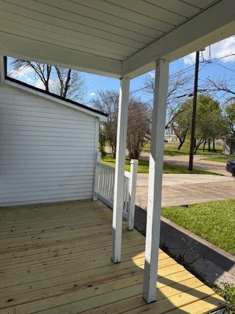 Building Photo - 326 E 1st St